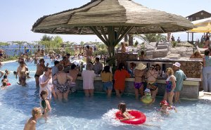 Грузины и украинцы обижают русских туристов в Турции