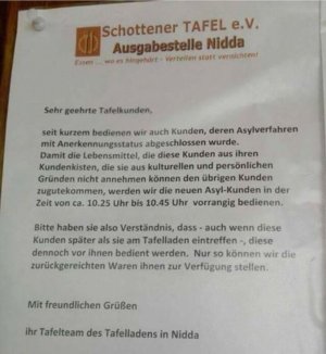Немцы будут питаться объедками, от которых откажутся "беженцы"