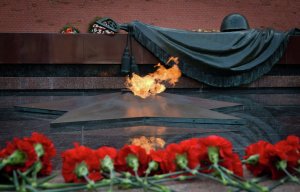 Мемориалу Могила Неизвестного солдата исполняется 50 лет