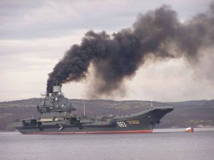 Парад в Санкт-Петербурге прошел без военных кораблей