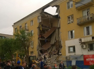 МЧС сообщает о взрыве газа в жилом доме в Волгограде