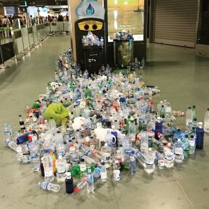 Фото: Мусорный коллапс в аэропорту Ибицы