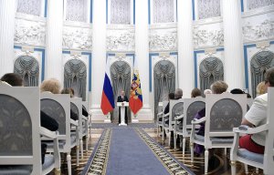 Путин лично наградил российских спецназовцев, сдерживавших два дня атаку боевиков в Сирии
