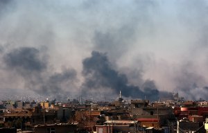 В результате авиаудара коалиции на востоке Сирии погибли 35 человек (Удар был нанесен по городу Меядин в провинции Дейр-эз-Зор)