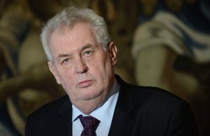 Земан предложил закрыть в резервации без электричества всех "зеленых"