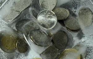 [«Jamais»*] Минэкономразвития назвало срок возвращения реальных доходов граждан к уровню 2013 года: только к 2022 году. За ближайшие 20 лет пенсии не достигнут уровня 2013 года