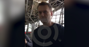 Навальный с супругой улетел за границу праздновать день рождения