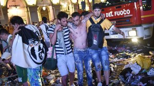 В фан-зоне Ювентуса в Турина произошла давка из-за взорванной петарды: пострадали около 600 человек