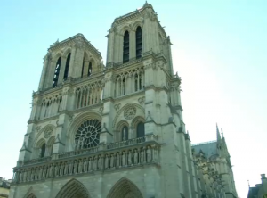 Полицейский открыл огонь по мужчине, напавшему на него с молотком у собора Парижской Богоматери. Происшествие квалифицированно как теракт.