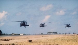 Коалиция, возглавляемая США, ведет подозрительную операцию на вертолетах в зонах, охваченных ИСИЛ в Ракке