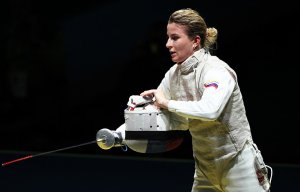 Российская рапиристка Дериглазова выиграла серебро на чемпионате Европы по фехтованию