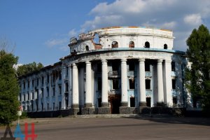 ★ ВСУ обстреляли Ясиноватую во время массового мероприятия ко Дню медработника, поврежден интернат