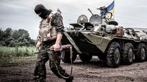 ВСУ и националисты воюют друг с другом в Донбассе  ("Правосеки" обстреляли позиции ВСУ, ранив бойца и выведя из строя 2 БМП)