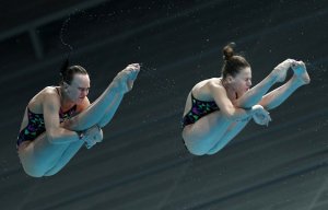 Надежда Бажина и Кристина Ильиных выиграли ЧЕ в синхронных прыжках в воду с 3-метрового трамплина