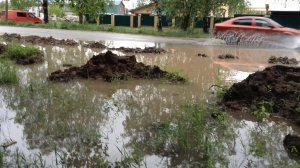 Жители одного из микрорайонов Кирова пожаловались в ОНФ на отсутствие качественного водоотведения у дороги