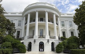 Белый дом подтвердил встречу Трампа и Порошенко в Вашингтоне. Полноценных переговоров между Трампом и Порошенко не планируется