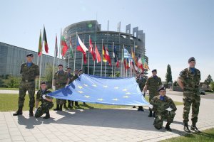 Саммит ЕС принял решение создать европейскую систему оборонного сотрудничества