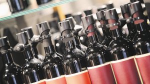 Проверки Росалкогольрегулирования показали, что 65% спиртных напитков в РФ изготовлены с нарушениями госстандартов