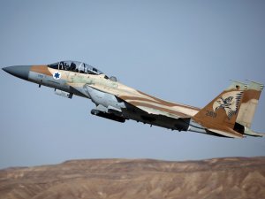 ВВС Израиля атаковали бронетехнику террористов, а не сирийской армии, объявили в Минобороны