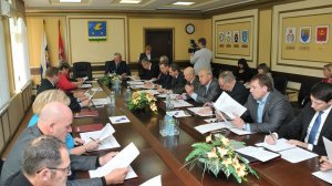 Подмосковные депутаты назвали присутствие местного жителя на заседании "плевком в душу"