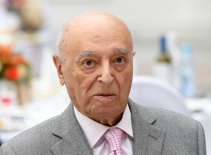 Владимир Этуш после падения получил сильный ушиб спины