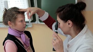 Медсестры и врачи уходят из школ и садов. На одного специалиста приходится до 5 тыс. детей, что превышает действующие нормативы в несколько раз