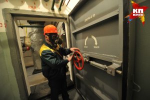 Из старого бункера в Омской области в воду утекают ртуть и пестициды