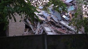 В здании университета в центре Донецка произошел взрыв