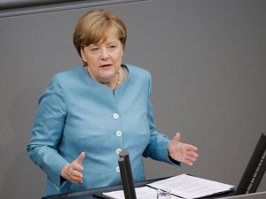 Бундестаг одобрил полное признание однополых браков в Германии, Меркель голосовала против