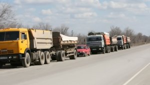Минтранс Крыма запретил грузовикам ездить по трассам днем в жаркую погоду
