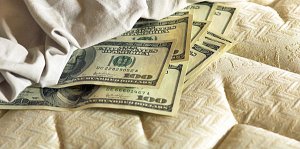 Банковская мафия в США продолжает борьбу с наличными и криптовалютой
