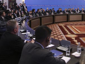 Сирийская оппозиция подключилась к переговорам в Астане и заявила о готовности отпустить военнопленных