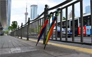 Китайский стартап потерял 300 тысяч зонтов для проката, потому что пользователи их не вернули
