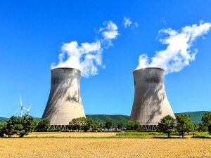 Во Франции заглушат 17 ядерных реакторов