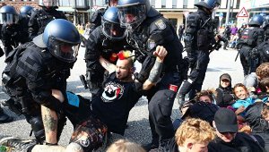 Шестеро россиян оказались среди задержанных во время протестов в Гамбурге