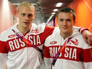 Российские прыгуны Илья Захаров и Евгений Кузнецов выиграли чемпионат мира по водным видам спорта в синхронных прыжках с трехметрового трамплина