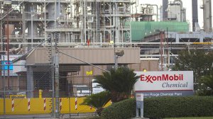 Минфин США оштрафовал ExxonMobil за соглашения с Сечиным