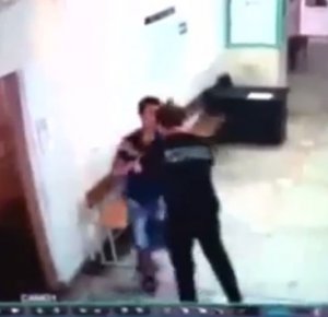 Охранник подрался с пациентом поликлиники
