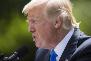 [Трамп - не наш!] Трамп согласился с ужесточением санкций против России