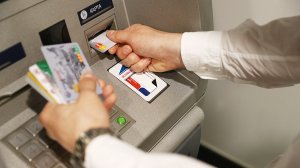 Платежи по кредитам просрочили 7,2 млн россиян