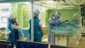 Московские нейрохирурги за полчаса разъединили новорожденных сиамских близнецов