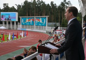 Фейк, а не легкая атлетика. Что не показали Дмитрию Медведеву