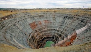 В Якутии вода затопила шахту на руднике "Алросы"