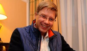Пятничное: Мэра Риги обвинили в краже провода от компьютера