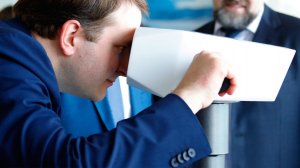 Чиновники под ударом: госаппарату угрожает раскол