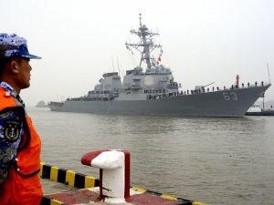 Китай обвинил США в нарушении своего суверенитета и норм международного права