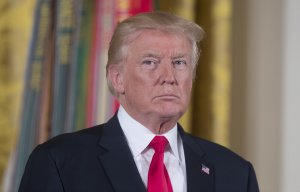 Трамп поблагодарил Путина за высылку дипломатов из России