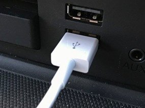 (Яблоиды - извращенцы) В iTunes на вершины топа взбирается песня без звука