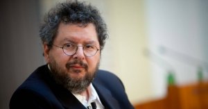 Действующий профессор Йельского университета и действующий советник президента США по науке: Эта смешная мысль о нашей высадке на Луне.