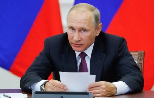 Путин: нужно создать условия, чтобы грузы шли через российские порты вместо зарубежных